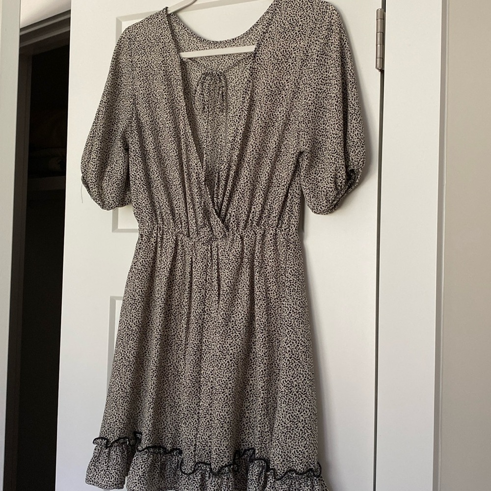 Sienna Sky Women’s Short Puff Sleeve Midi Dress. Size S.